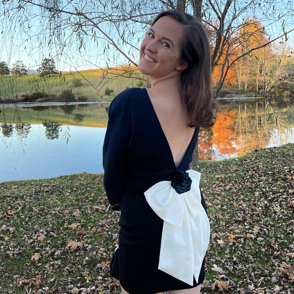 Meet your Posher, EJ - Picture 5 of 7